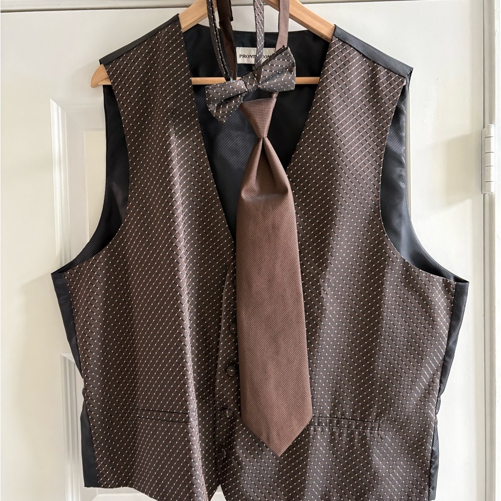Pronto Uomo Brown Polka Dot Tuxedo Vest and Tie Set